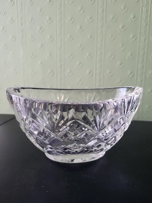 £5 • Buy Edinburgh Small Crystal Bowl