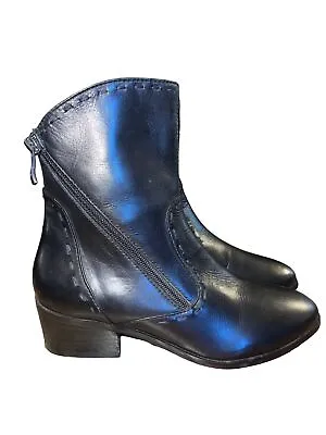 $38.95 • Buy Everybody B.Z. Moda Black Leather Diagonal Seams Side Zip Ankle Boots SZ 36/6