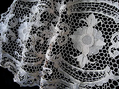 Exquisite Antique Italian Handmade Point De Venise Lace Table Runner 41  Oval • $42.99