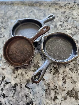 🔥 3 🔥 Vintage Tiny Toy Cast Iron Skillets 🍳 Pot Pan Mini Miniature LOT OF 3 • $4.99