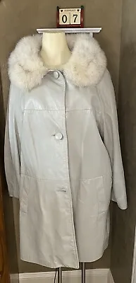 Vintage 60s-70s Pale Gray Leather Coat~real Fox Fur Collar Women’s Size 16 • $149