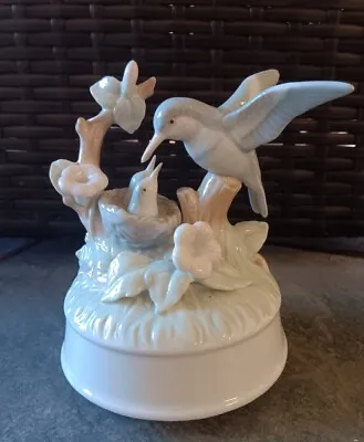 Vintage 1986 Hummingbird Music Box Rotating Porcelain Momma Feeding Baby Birds • $12.13