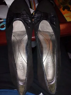Ladies Van Dal TLC Black Slip On Court Shoes 90+ Bows Size 6 & Half D Wedge Heel • £10