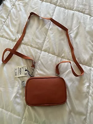 Zara Men’s Messenger Style Bag • $22