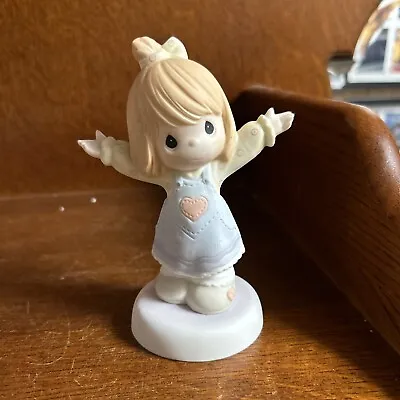 Precious Moments (4001673) 2004 I Love You This Much Girl Figurine • $11.99