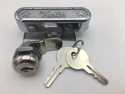 Lock And Key For BOTTOM Of Victor 77  77  Vintage 2  Toy Capsule Vending Machine • $12.99