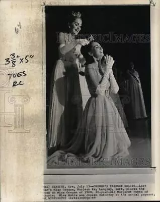 1969 Press Photo Margaret Huhta Crowned As Miss Oregon In Seaside - Piw04563 • $19.99