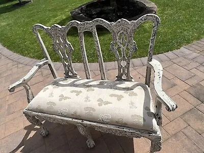 Chippendale Style Carved Settee • $300
