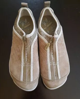 Merrell WOMENS 7.5 TAN ZIP PULL 927388 • $24