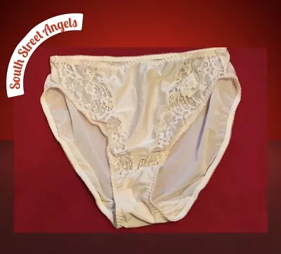 Vintage Wacoal 84918 Naturally Nude  Nylon & Lace Hi-cut Brief Panties ~ Large • $35.10