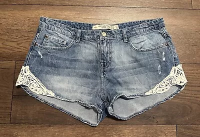 ZARA Denim Low Rise Women’s Shorts Size US 8 Eur 40 Lace Premium Wash • $13.99