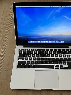 Apple Macbook Pro 13.3  Retina (128GB SSD 2.6GHz) With Original Box • $315