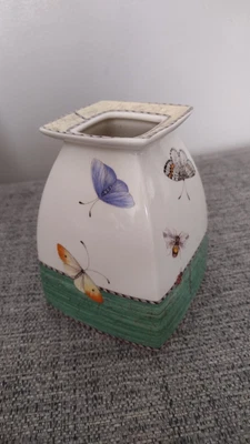 £9.99 • Buy WEDGWOOD Sarah’s Garden QUEENS Ware England 4.5” Vase VINTAGE Butterflies ,Bees