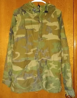 U.S. Military Cold Weather Camouflage Nylon  Parka Medium Reg  • $59.99