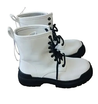 Nwot LiLiana Women's White/ Black Unlined Combat Boots Size 7 Lace Up  • $17.99