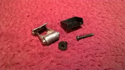 $7.95 • Buy #2 Lionel 18254 Dash-9 Diesel Locomotive - Collector Roller & Mount Assy