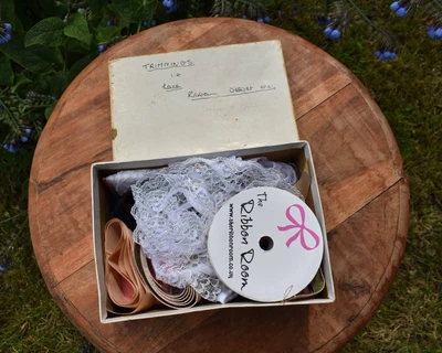 £6 • Buy Lovely Vintage Haberdashery Bundle / Job Lot Trimmings Lace Ribbon And Velvet