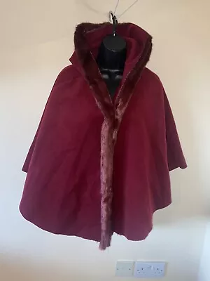 £5 • Buy Red Faux Fur Trim Cape Size S/m Made In Italy