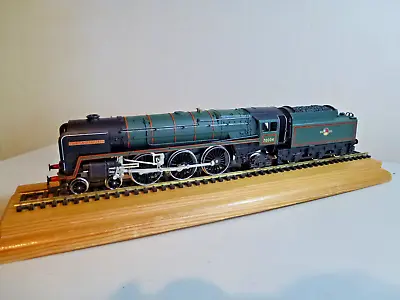 Hornby R329 Br Britannia 70004   William Shakespeare  Br Green • £69.50