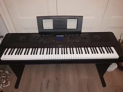 Yamaha Electric Keyboard Piano DGX-660 In Mint Condition + Pedal • £500