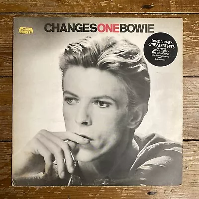 DAVID BOWIE - CHANGESONEBOWIE - 1ST PRESS VINYL LP With Hype Sticker • £0.99