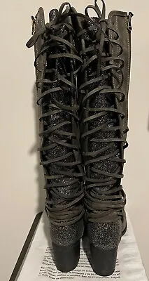 Womens Boots Size 8 • $40