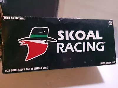 NASCAR SKOAL RACING Vintage 1995 1:24 Scale Stock Car In Display Case Brand New  • $49.99