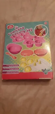Cupcake Baking Set • £5