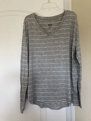 Mossimo Supply Co Women's Long Sleeve Gray V-Neck  Top Size M • $6.99