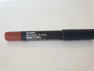MAC Velvetease Lip Pencil OH HONEY • £19.99