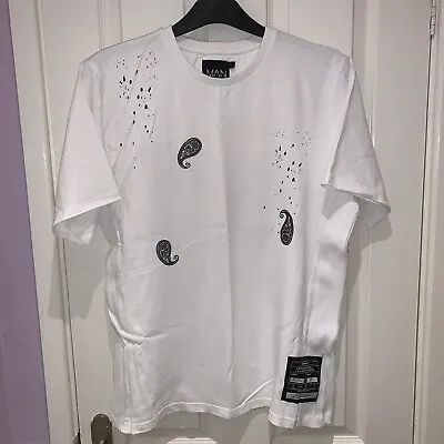 T Shirt. White With Black Paisley Print Size Large L Chest 46” Lmtd Edition • £4