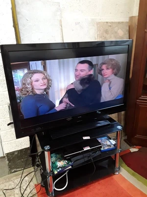 £85 • Buy Hitachi 42  HDMI T.V With Remote