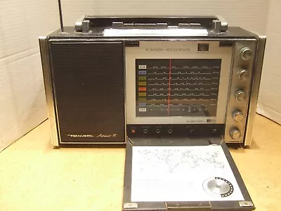 Vtg. Realistic Astronaut 8 Model 12-751  Shortwave Radio. • $75