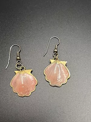 Vintage Gilt Edged Small Natural Scallop Shell Dangle Wire Earrings 1.75” • $9.99