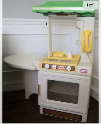 Vintage Little Tikes Party Kitchen • $80