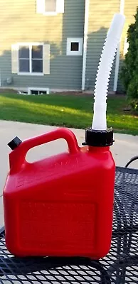 Vintage PreBan Rubbermaid 1 Gallon 4 Oz Gas Can With NEW Spout #1211 ShipsFREE!  • $32.50