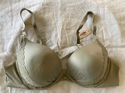 NWT Fabulous By Victoria’s Secret 38B Green Padded Plunge Bra Underwire Push Up • $13.50