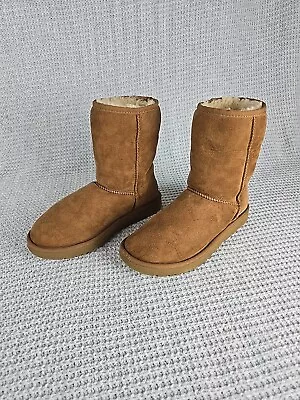 UGG Women's Classic Short II Mid-Calf Sheepskin Boots 1016223 Brown Size 8 • $49.87