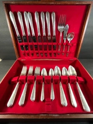 $50 • Buy Oneida  Community Plate Silverware Berkley Square 46 Piece With Box