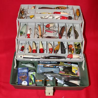 Vintage Grandpa's Fishing Tackle Box Full Of Lures Some Wood - Heddon Creek Chub • $299.99