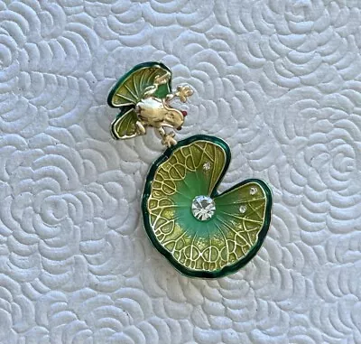 Frog  On Lily Pad Vintage Style  2 Pc Pins  Enamel On  Gold Tone  Metal • $16