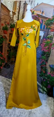 Ao Dai M Lụa Tây Thi Vàng Thêu Cúc Đại Đóa Cổ Kiềng Ngực 84cm Eo 70 Cm • $28