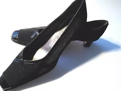 MARGARET JERROLD Women's Made In Spain Leather Black Satin/Patent Pumps/Shoes 9S • $35.99