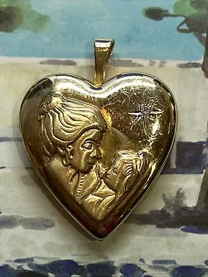 Vintage 14K Yellow Gold Heart Locket With Embossed Mother & Child Charm Pendant • $364.27