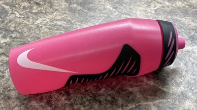 $8.99 • Buy Nike Sqeeze Water Bottle-32oz- Hypersport- Pink