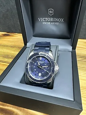 Victorinox Swiss Army Maverick GS Navy Dial Men's Watch 241603 • $350