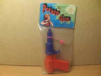 Plastic 2-in-1 Potato Gun / Water Gun 1960s Made In Hong Kong Original Packet • £9.99