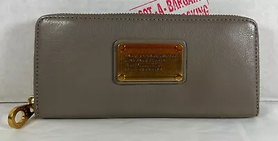 $129.98 • Buy Marc Jacobs Warm Zinc Pebbled Leather Zip Around Long Wallet Coin Purse