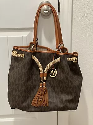 Michael Kors • $50