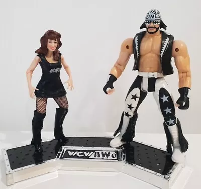 WCW Toybiz Macho Man Randy Savage & Miss Elizabeth With Stand NWO WWE WWF Mint • $100